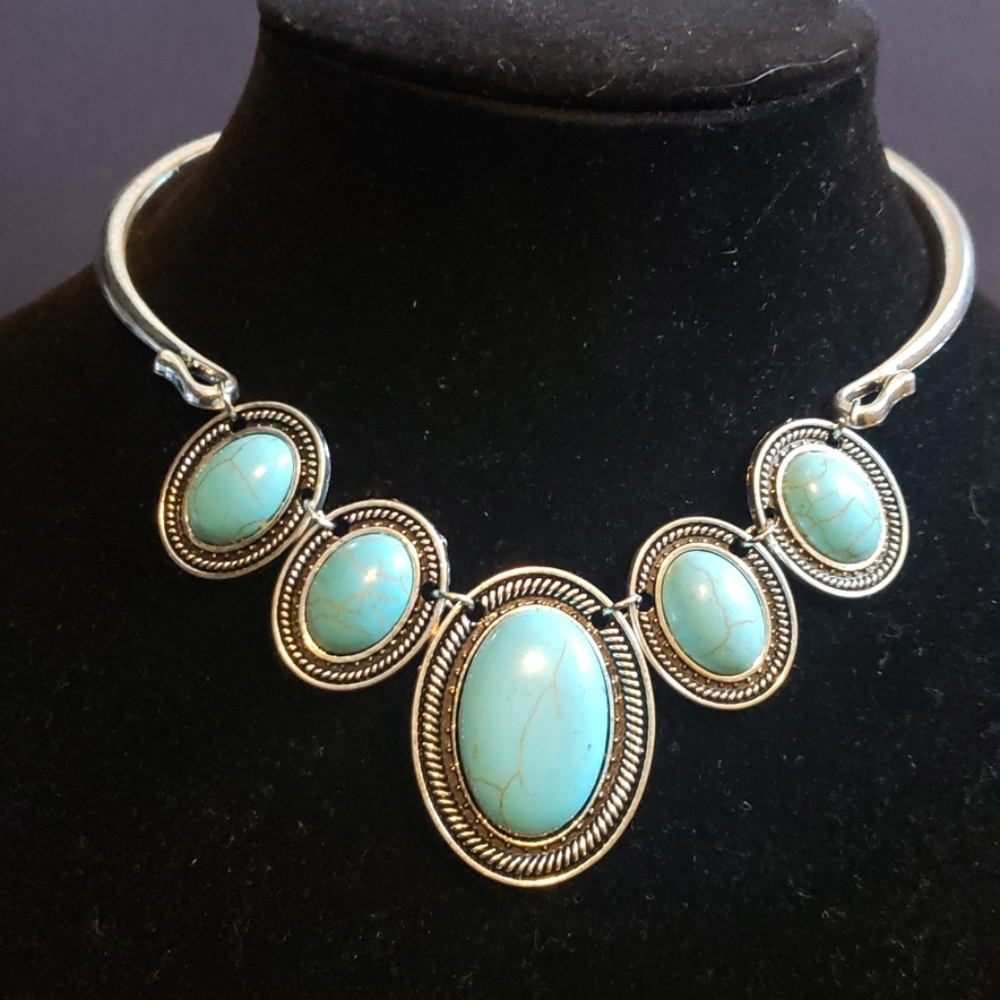 Paparazzi Jewelry: 1year Vintage